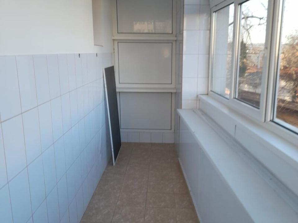 Baba novac - Rucar , vanzare ap. 2 camere 