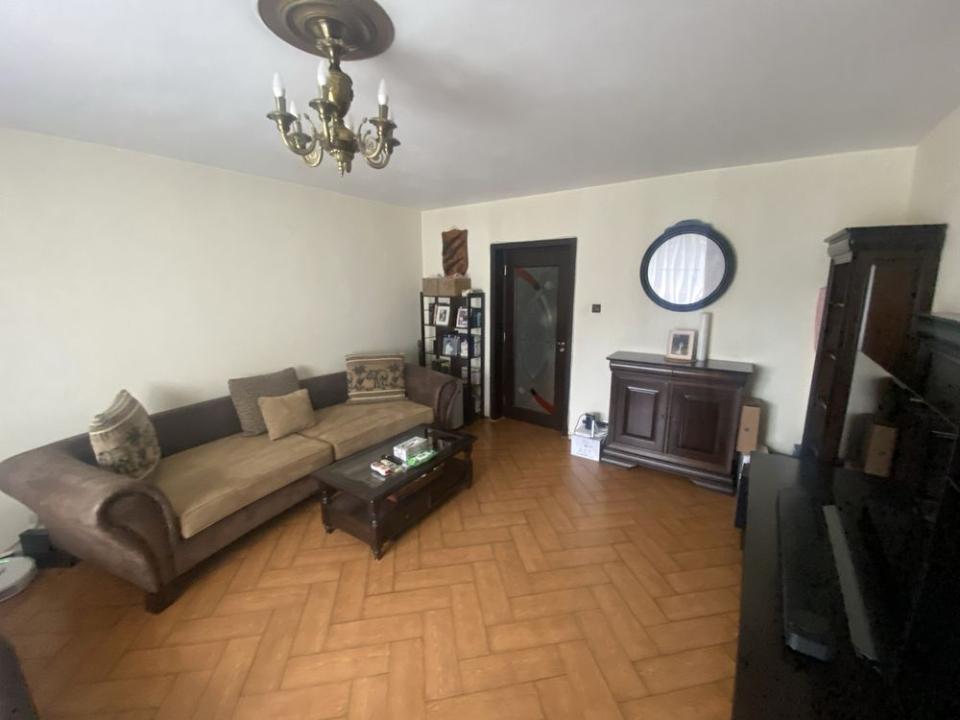 Apartament 3 camere- Calea Calarasilor - Biserica Delea Noua, Mega Image