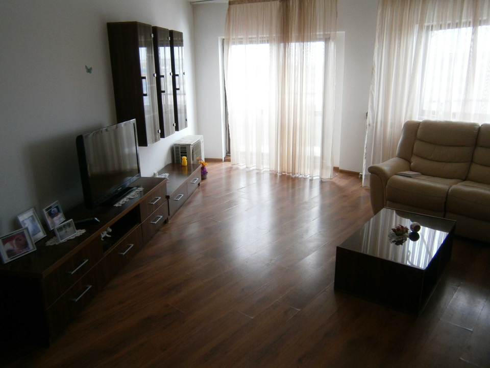 Piata Unirii Apartament spatios 2 camere