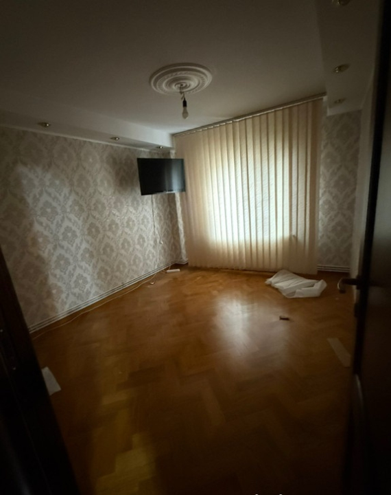 Dristor Apartament 4 camere centrala proprie 