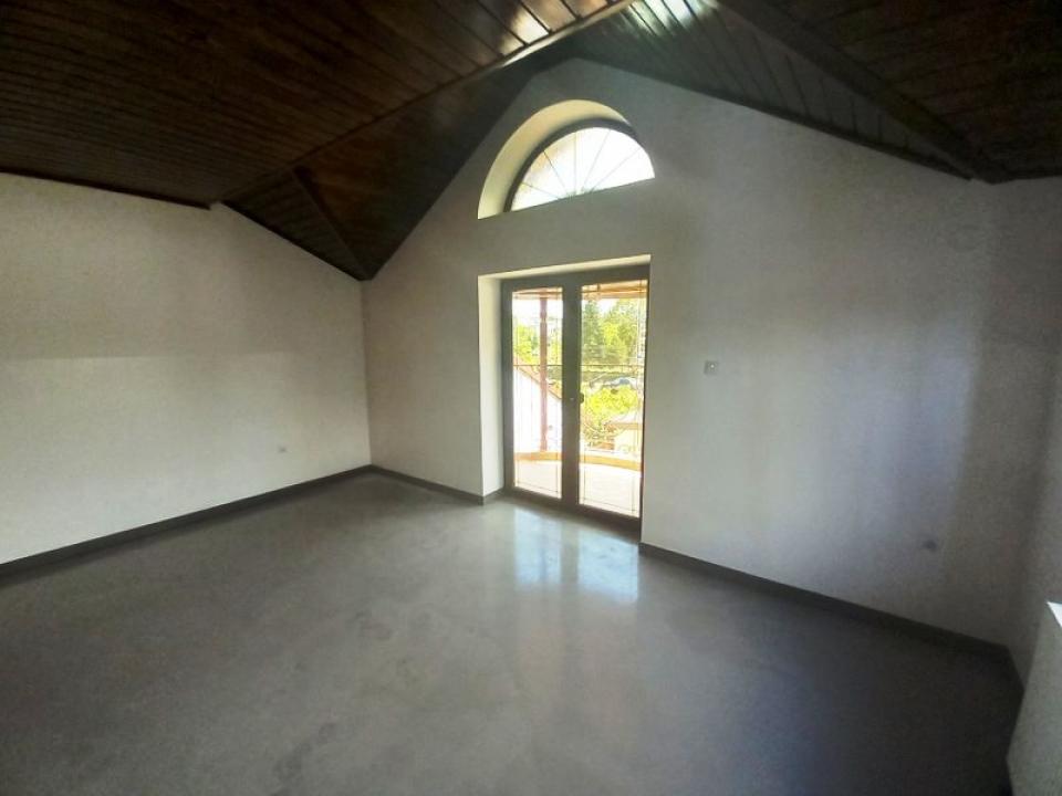 Casa de inchiriat pretabil cabinete in Ploiesti, zona Marasesti.