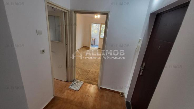 Apartament 3 camere, semidecomandat, zona Vest, Ploiesti