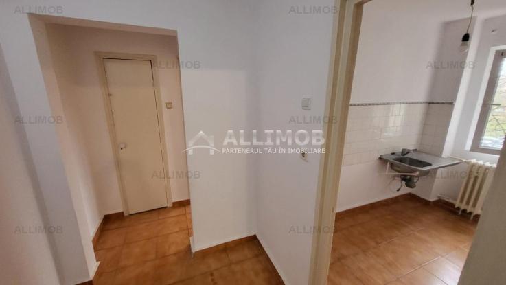 Apartament 3 camere, semidecomandat, zona Vest, Ploiesti