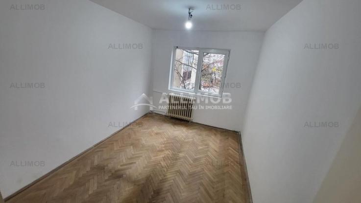 Apartament 3 camere, semidecomandat, zona Vest, Ploiesti