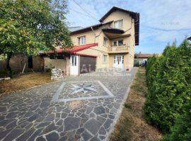 Vila cu 5 camere, zona Centrala, pivnita+parter+etaj+pod mansardat, Ploiesti