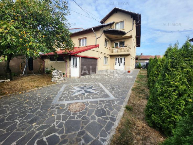 Vila cu 5 camere, zona Centrala, pivnita+parter+etaj+pod mansardat, Ploiesti