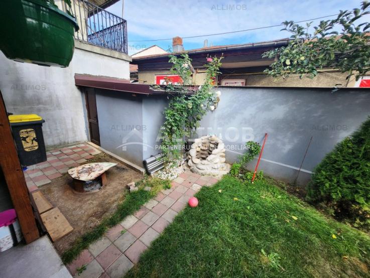 Vila cu 5 camere, zona Centrala, pivnita+parter+etaj+pod mansardat, Ploiesti