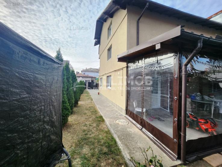 Vila cu 5 camere, zona Centrala, pivnita+parter+etaj+pod mansardat, Ploiesti