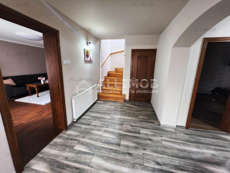 Vila cu 5 camere, zona Centrala, pivnita+parter+etaj+pod mansardat, Ploiesti