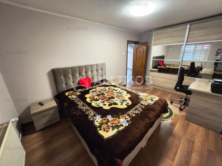 Vila cu 5 camere, zona Centrala, pivnita+parter+etaj+pod mansardat, Ploiesti