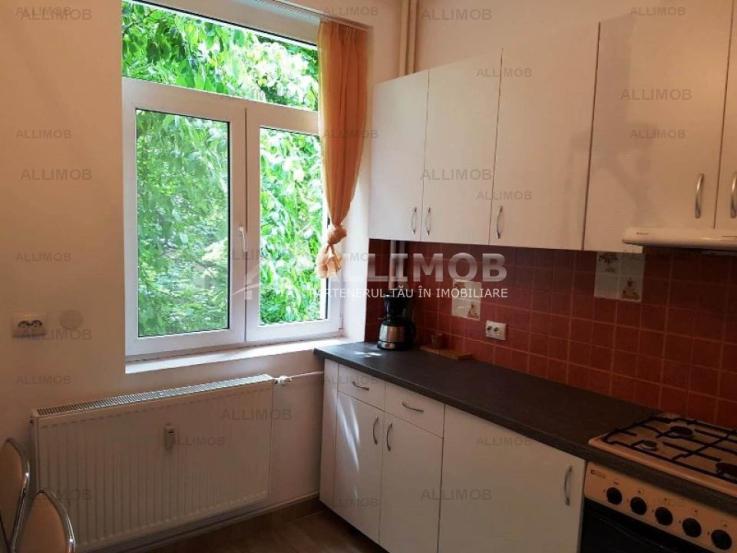 Apartament 3 camere, zona Eminescu 