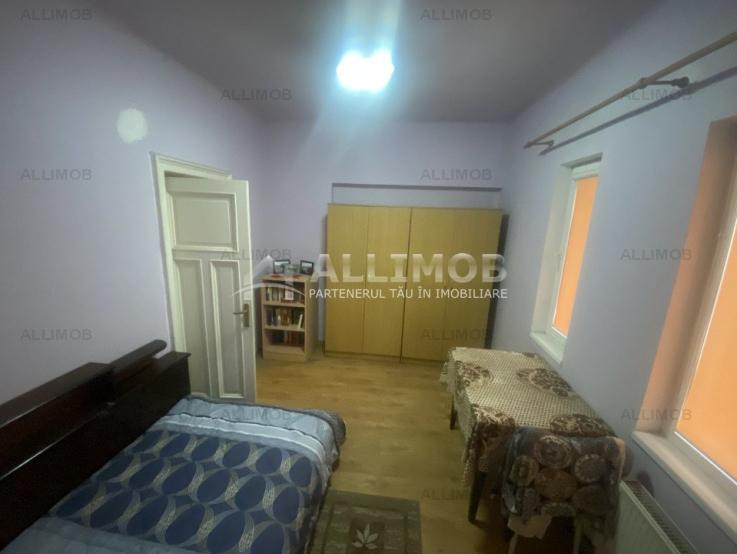 Apartament in vila zona Bulevardul Castanilor, suprafata utila 102 mp, 4 camere.