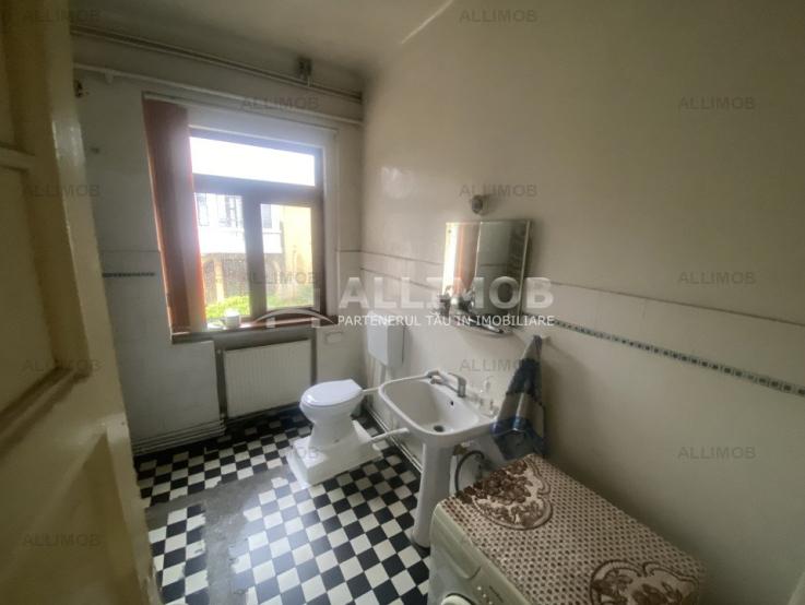 Apartament in vila zona Bulevardul Castanilor, suprafata utila 102 mp, 4 camere.