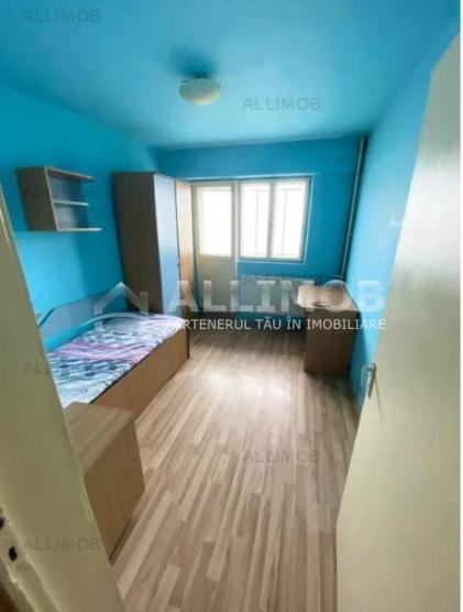 Apartament 3 camere, centrala termica, zona Bulevardul Bucuresti