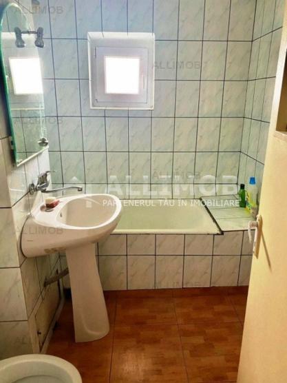 Apartament 3 camere, centrala termica, zona Bulevardul Bucuresti