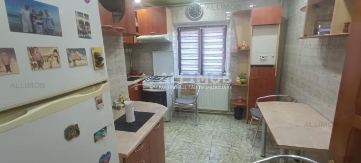 Apartament 3 camere in Ploiesti, cu centrala termica proprie in zona Cioceanu. 