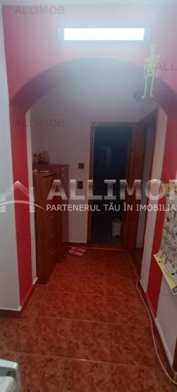 Apartament 3 camere in Ploiesti, cu centrala termica proprie in zona Cioceanu. 