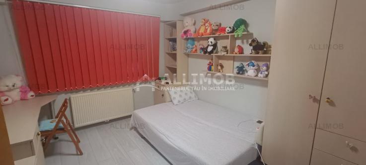 Apartament 3 camere in Ploiesti, cu centrala termica proprie in zona Cioceanu. 