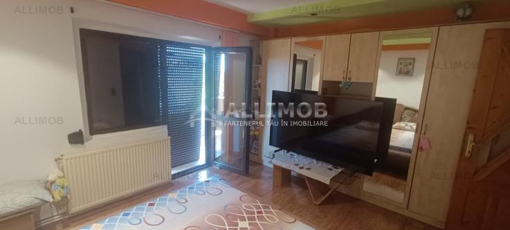 Apartament 3 camere in Ploiesti, cu centrala termica proprie in zona Cioceanu. 