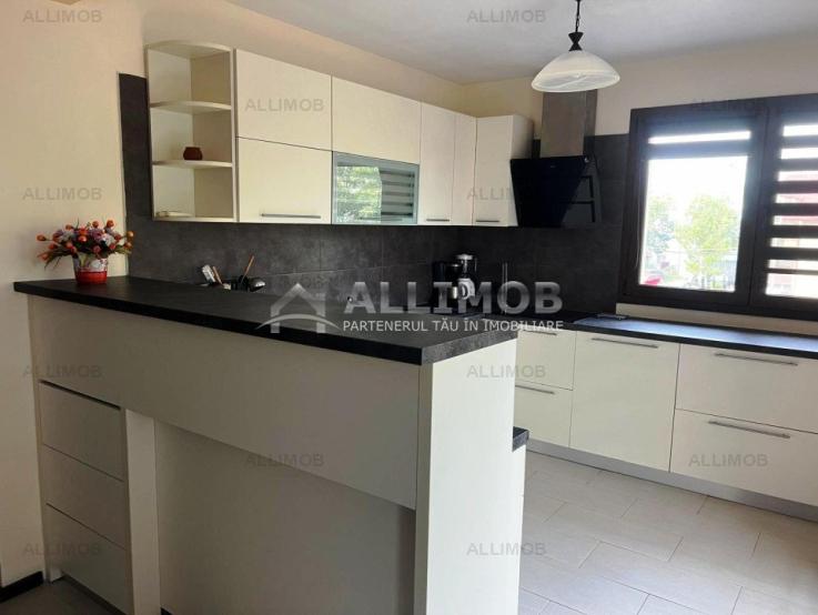 Apartament 3 camere zona Andrei Muresanu