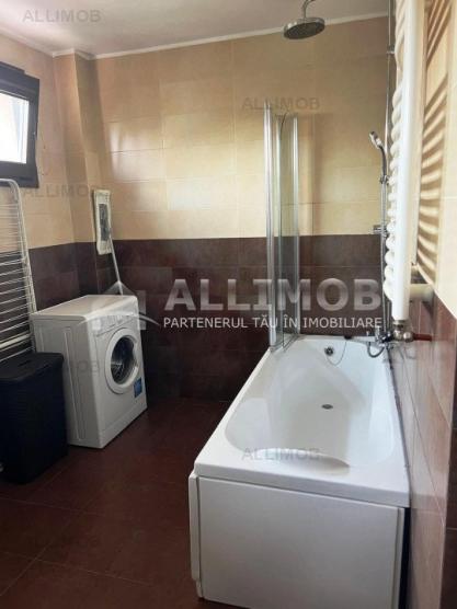 Apartament 3 camere zona Andrei Muresanu