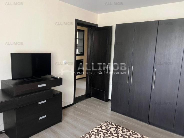 Apartament 3 camere zona Andrei Muresanu