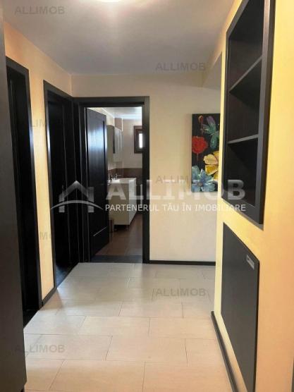 Apartament 3 camere zona Andrei Muresanu