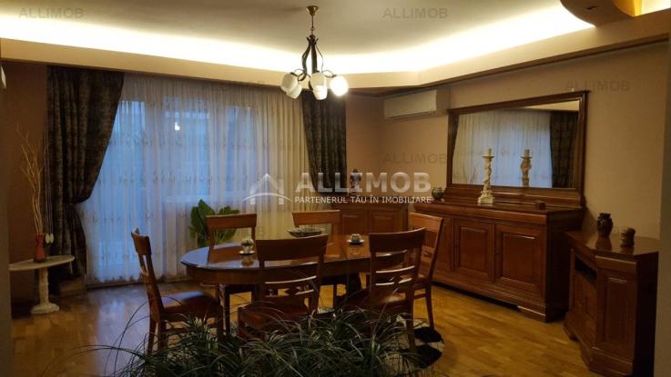 Vila  5 camere  , in Ploiesti, zona 8 Martie.