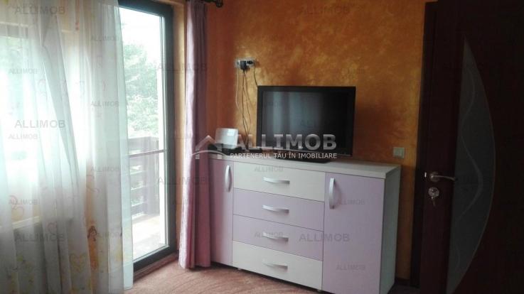 Vila 4 camere  in Bucov