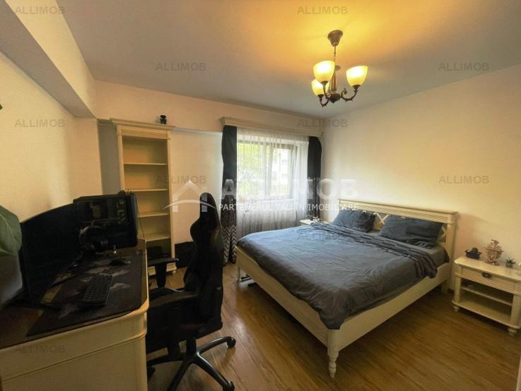 Apartament 3 camere zona 9 Mai