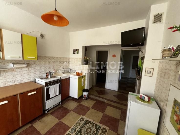 REPREZENTARE EXCLUSIVA Casa  252 mp in Ploiesti, zona Centrala. 