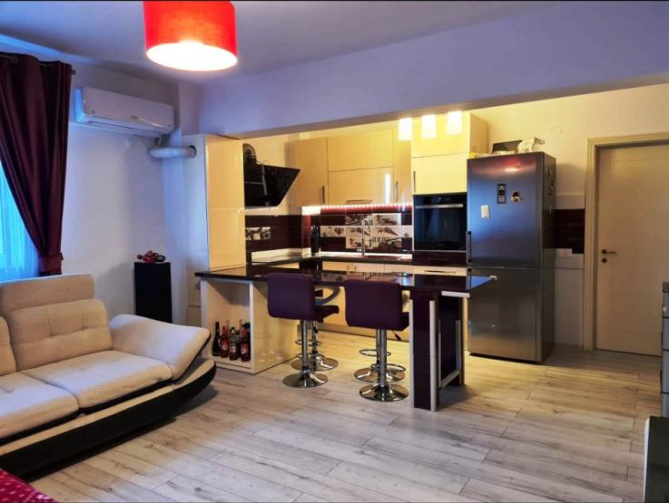 Apartament de lux, 3 camere,  9 Mai