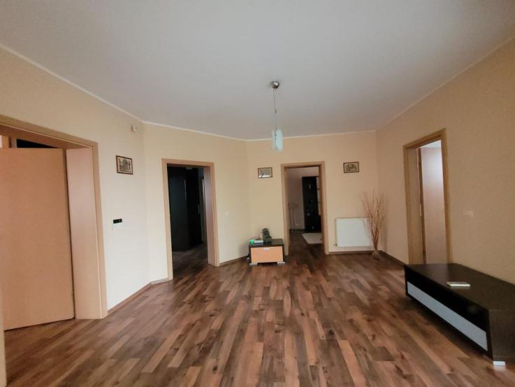 Vila  5 camere  , in Ploiesti, zona 8 Martie.