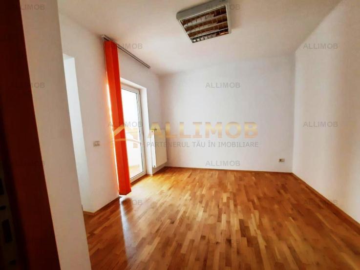 Apartament 4 camere, zona Obor