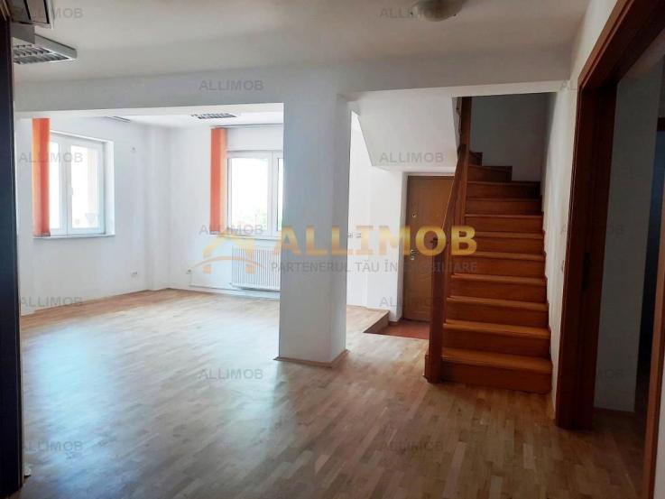 Apartament 4 camere, zona Obor