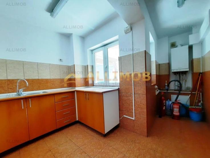 Apartament 4 camere, zona Obor