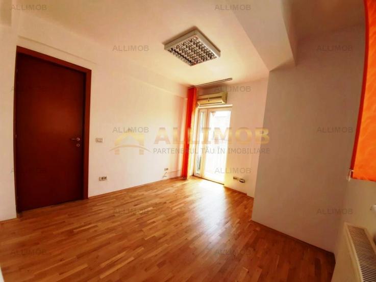 Apartament 4 camere, zona Obor