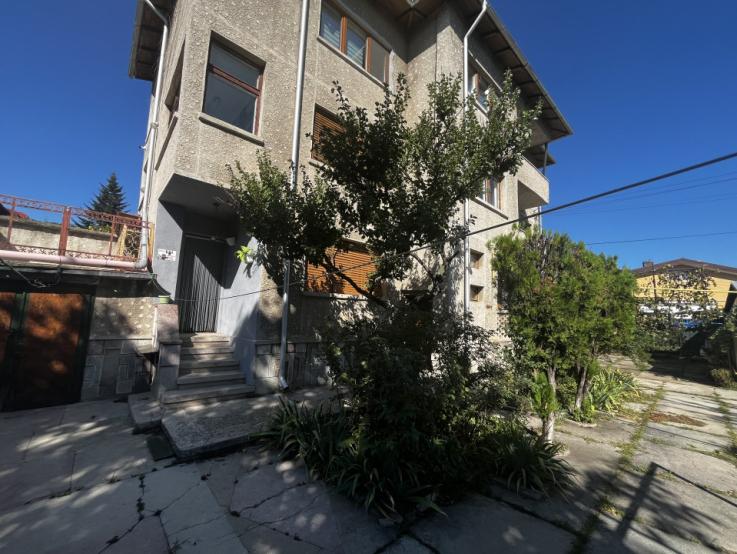 REPREZENTARE EXCLUSIVA Casa  252 mp in Ploiesti, zona Centrala.