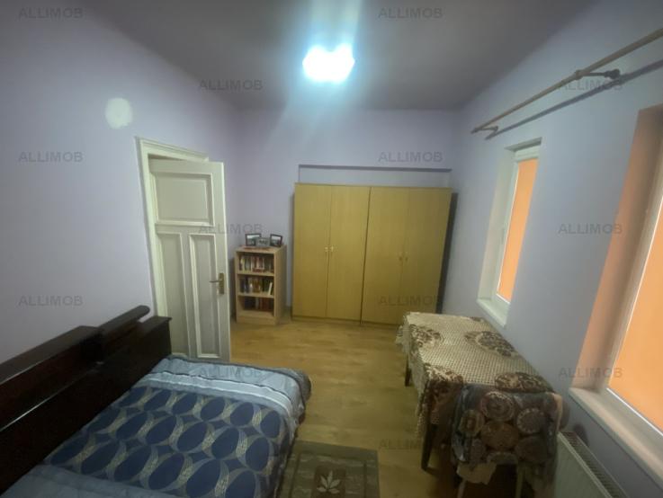 Apartament in vila zona Bulevardul Castanilor, suprafata utila 102 mp, 4 camere.