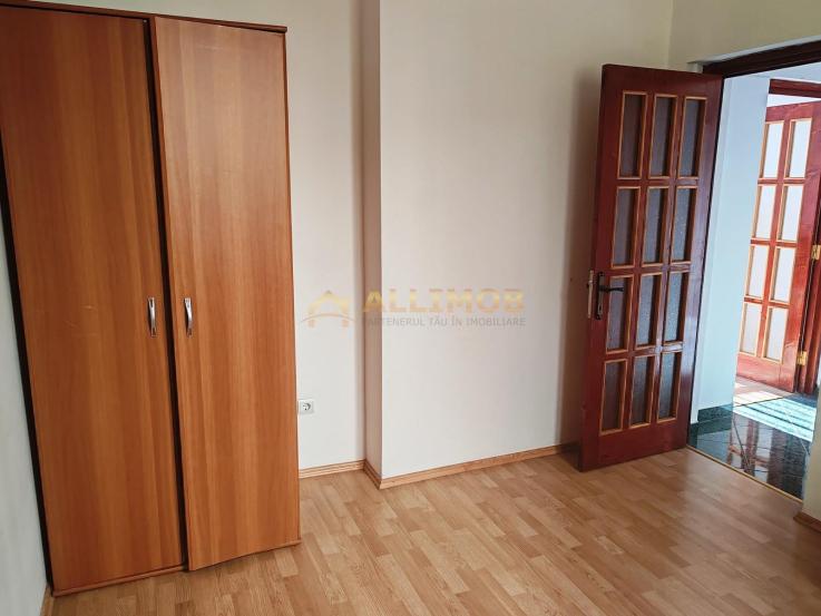 Apartament 3 camere  in Ploiesti, zona centrala