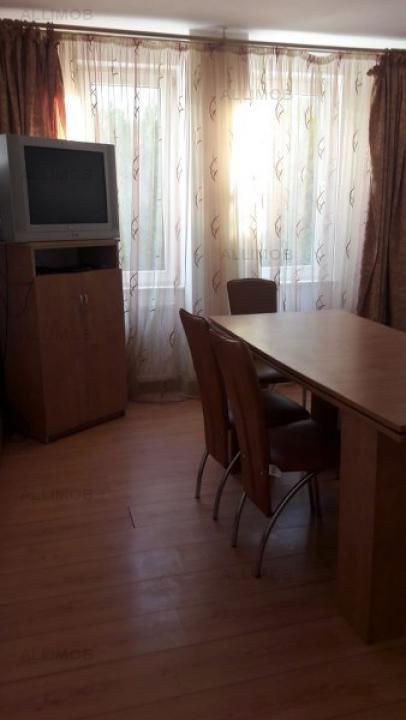 Vila 6 camere de inchiriat in Bucov
