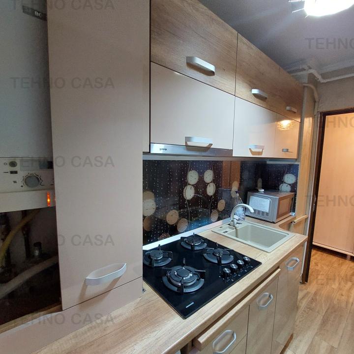 DRISTOR metrou, apartament lux, et. 1/10, cu centrala, decomandat.