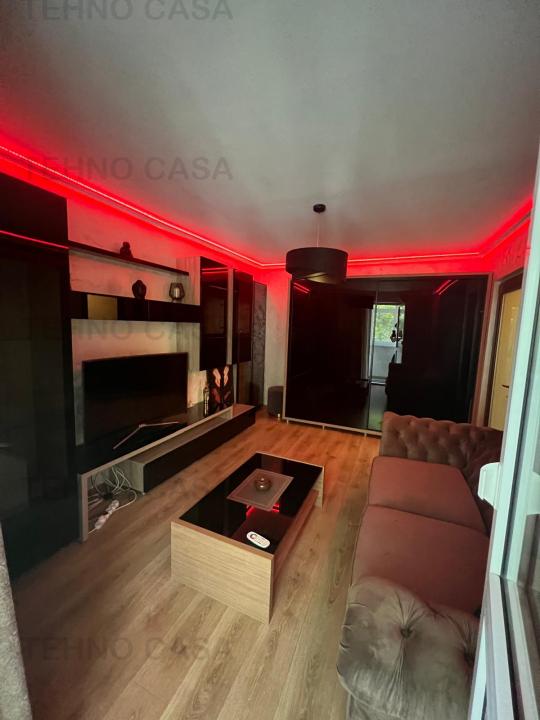 DRISTOR metrou, apartament lux, et. 1/10, cu centrala, decomandat.