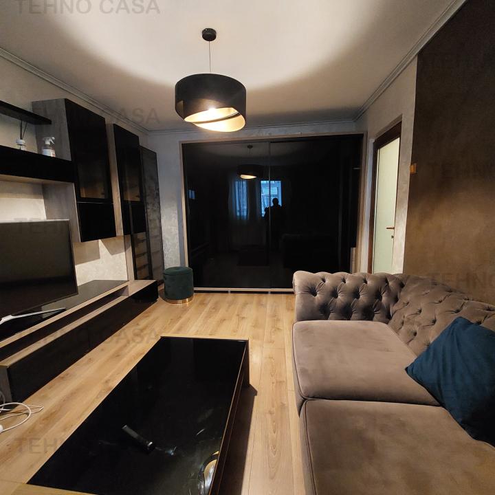 DRISTOR metrou, apartament lux, et. 1/10, cu centrala, decomandat.