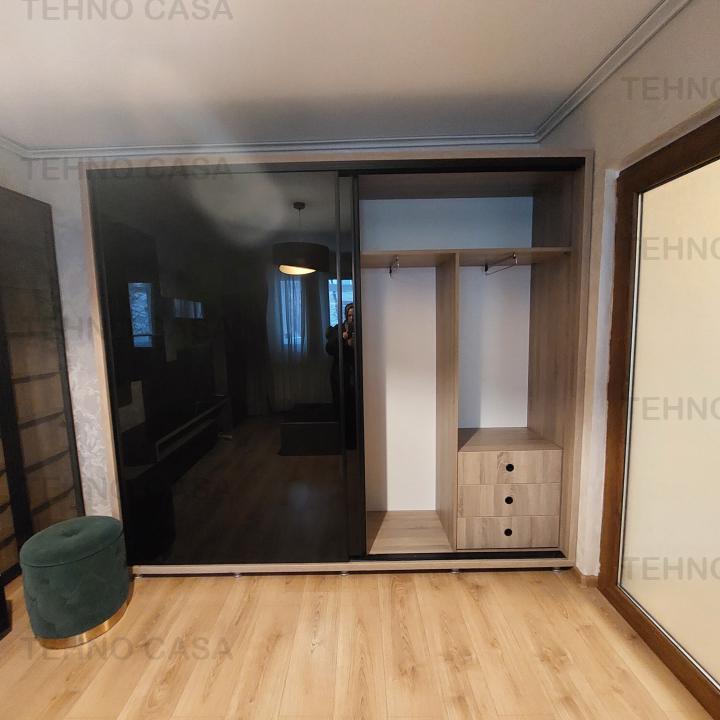 DRISTOR metrou, apartament lux, et. 1/10, cu centrala, decomandat.