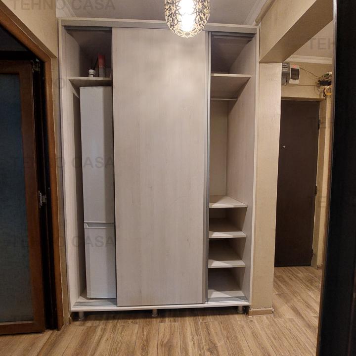 DRISTOR metrou, apartament lux, et. 1/10, cu centrala, decomandat.