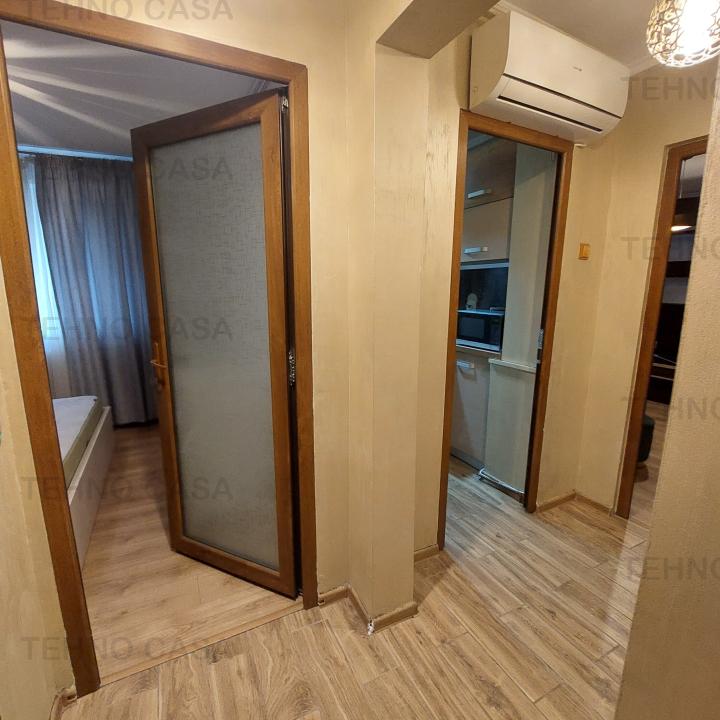 DRISTOR metrou, apartament lux, et. 1/10, cu centrala, decomandat.