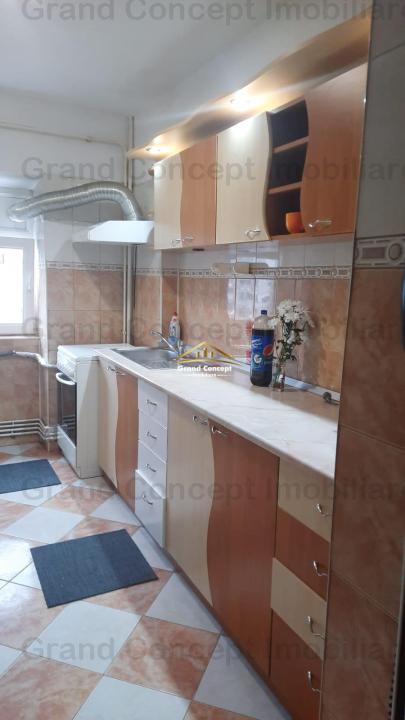 Apartament 3 camere, Dacia, 69 mp COD 9439