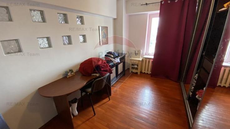 Apartament de 3 camere de închiriat în zona Calea Calarasi