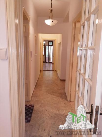 Apartament 3 camere de vanzare zona B-dul. Magheru